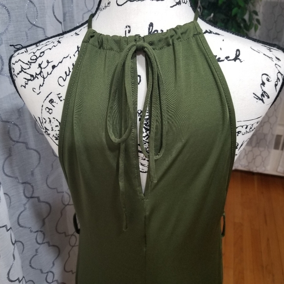 Jumpsuit Open on the Sides Without Sleeves Color Olive Green SIZE M. - Picture 11 of 17